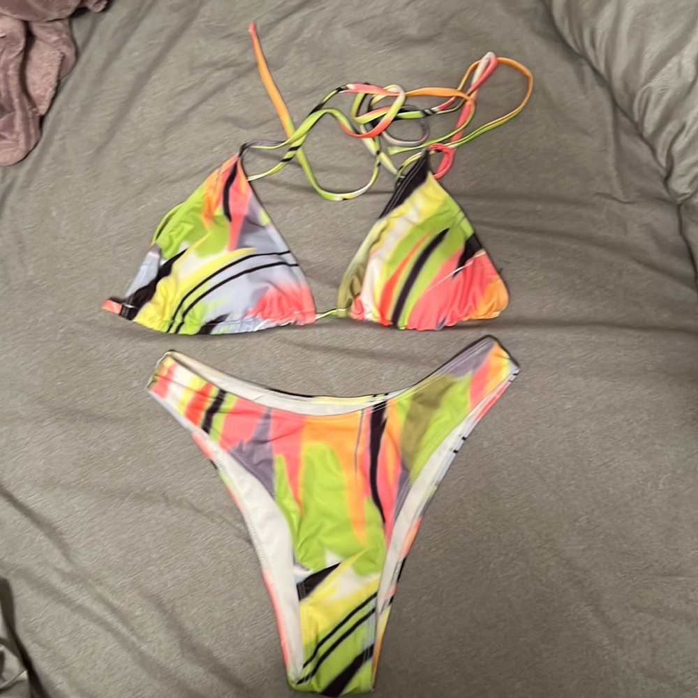 Shein colorful bikini set. Size XL